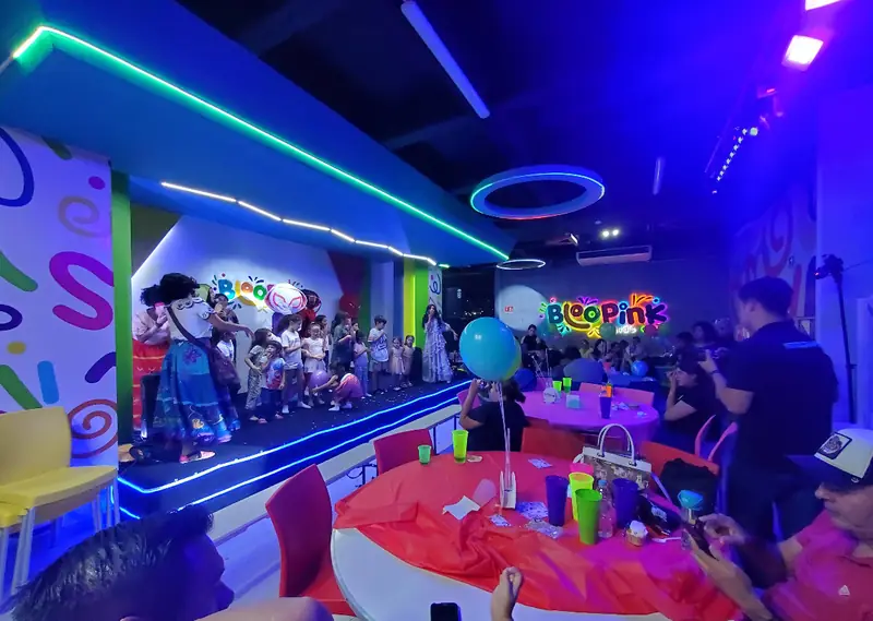 El show en el escenario